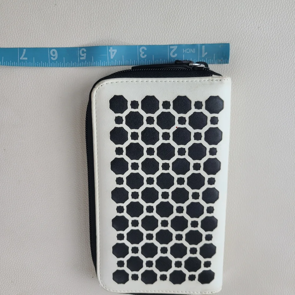 Vera Bradley - midnight - laser-cut geometric wallet - Picture 13 of 13